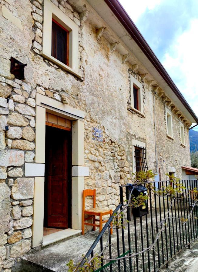 Гостевой дом Ai Limiti • 67 • Stonehouse Palombaro Экстерьер фото