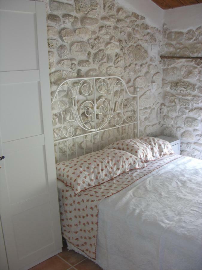 Гостевой дом Ai Limiti • 67 • Stonehouse Palombaro Экстерьер фото
