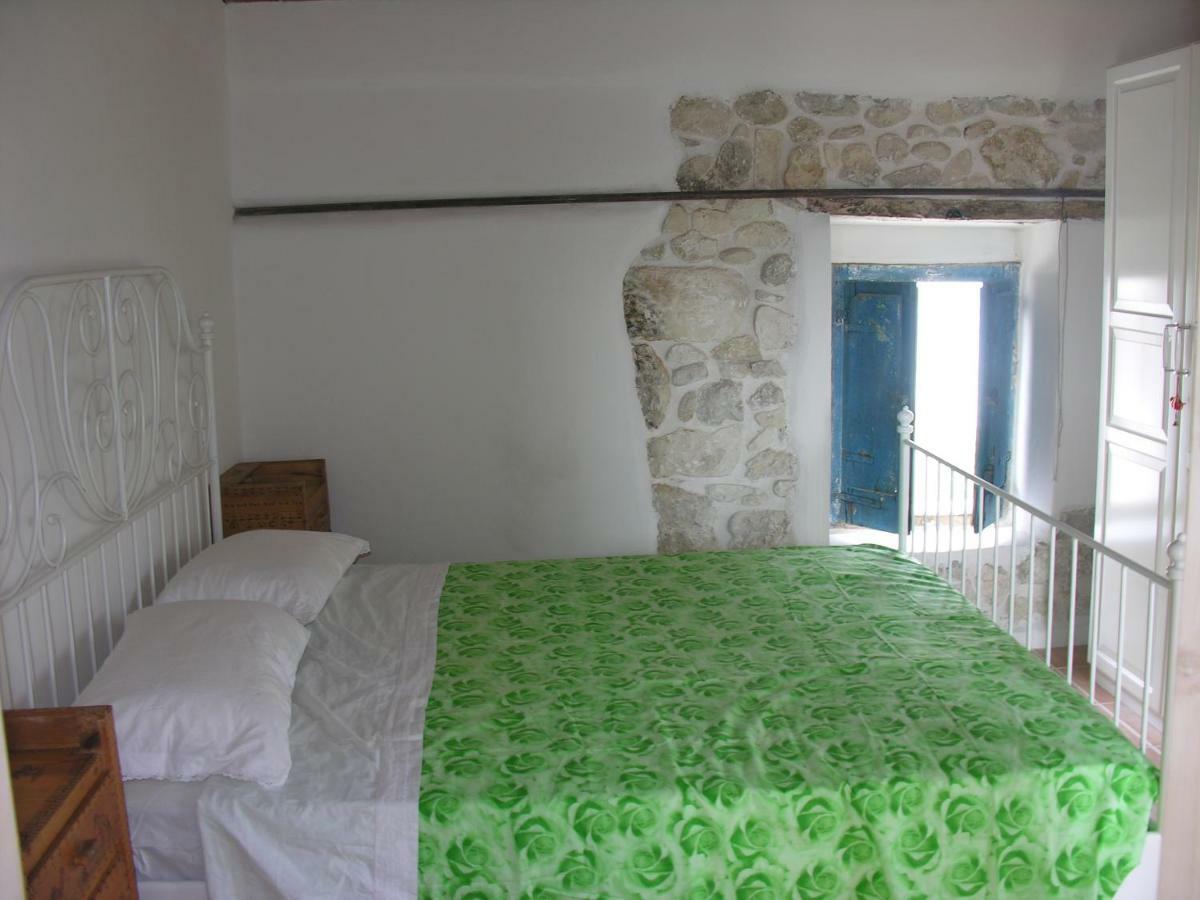 Гостевой дом Ai Limiti • 67 • Stonehouse Palombaro Экстерьер фото